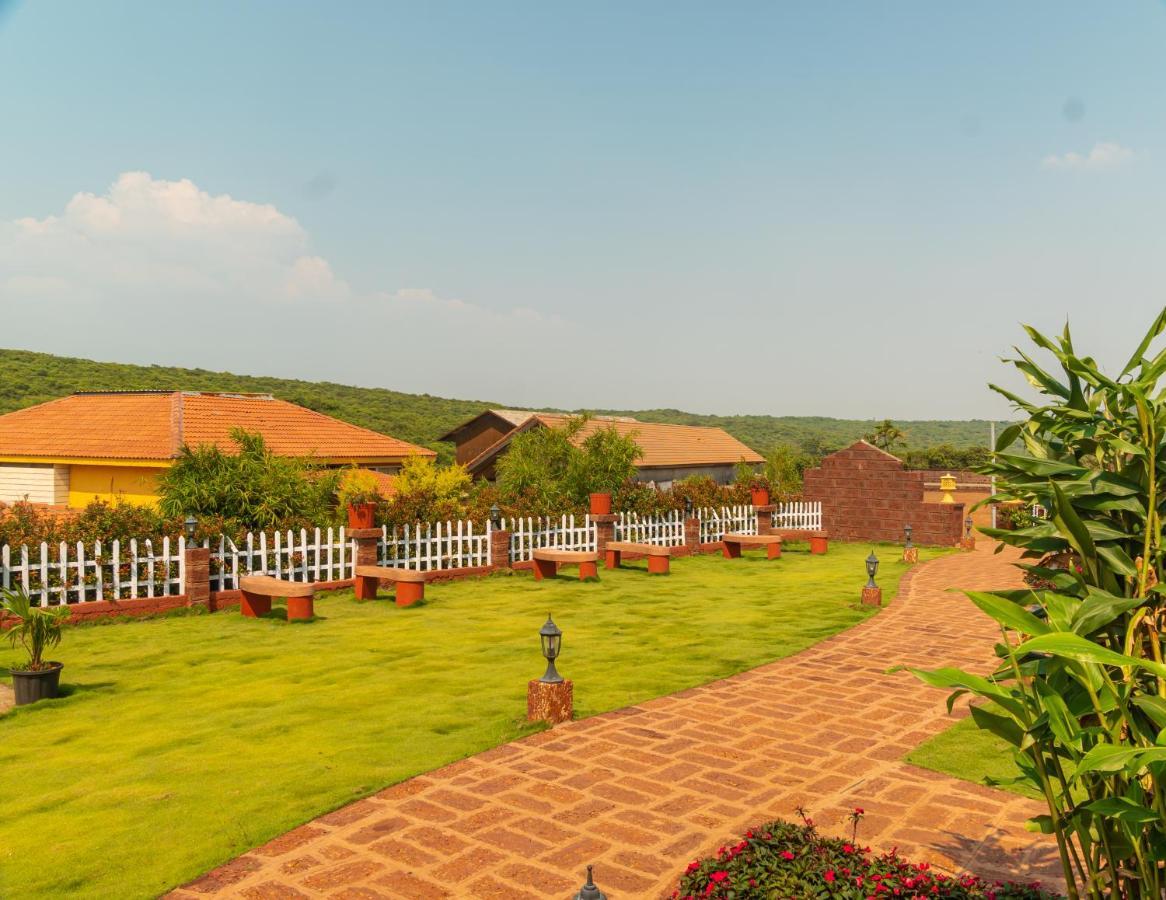 Red Button Resort Mahabaleshwar Exterior photo